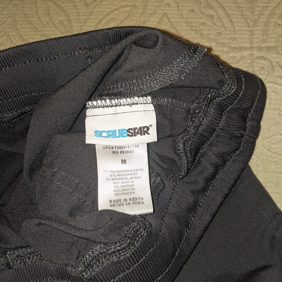 Scrubs - Picture 3 of 3